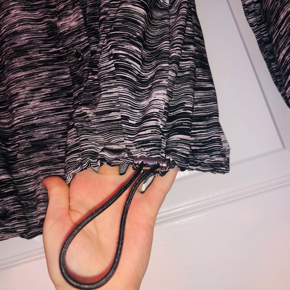 Calvin Klein active long sleeve button up - Picture 4 of 6